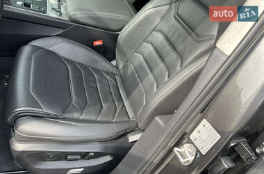 Внедорожник / Кроссовер Volkswagen Touareg 2020 в 