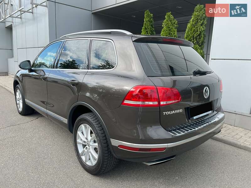 Внедорожник / Кроссовер Volkswagen Touareg 2015 в Киеве