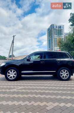 Внедорожник / Кроссовер Volkswagen Touareg 2007 в 