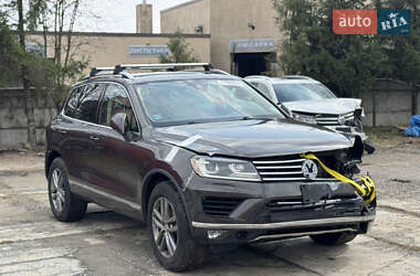 Внедорожник / Кроссовер Volkswagen Touareg 2016 в Владимире