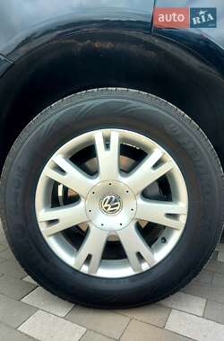 Внедорожник / Кроссовер Volkswagen Touareg 2007 в 