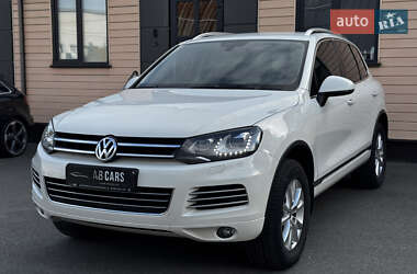 Внедорожник / Кроссовер Volkswagen Touareg 2011 в 