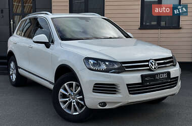 Внедорожник / Кроссовер Volkswagen Touareg 2011 в 