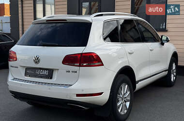 Внедорожник / Кроссовер Volkswagen Touareg 2011 в 