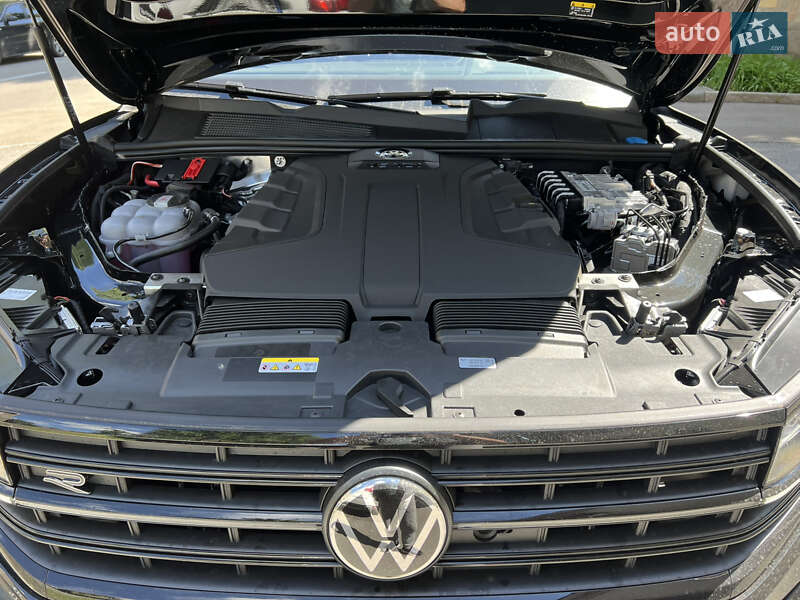 Позашляховик / Кросовер Volkswagen Touareg 2025 в Харкові