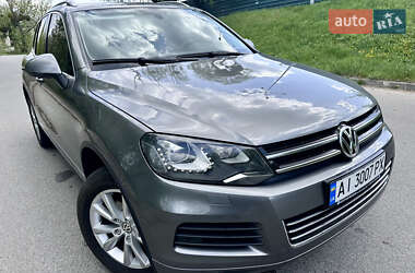 Внедорожник / Кроссовер Volkswagen Touareg 2014 в Киеве