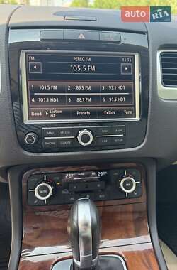 Позашляховик / Кросовер Volkswagen Touareg 2014 в 