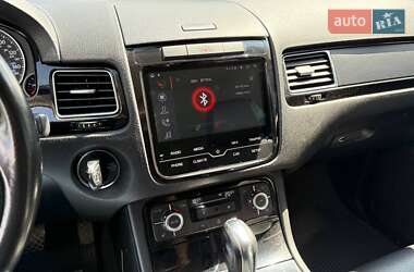 Внедорожник / Кроссовер Volkswagen Touareg 2012 в 