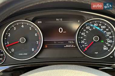 Внедорожник / Кроссовер Volkswagen Touareg 2012 в 