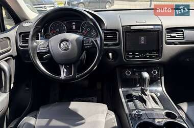 Внедорожник / Кроссовер Volkswagen Touareg 2012 в 