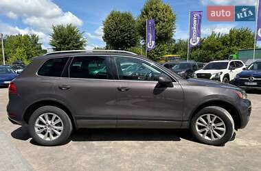 Внедорожник / Кроссовер Volkswagen Touareg 2012 в 