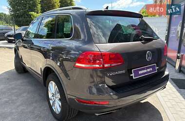 Внедорожник / Кроссовер Volkswagen Touareg 2012 в 