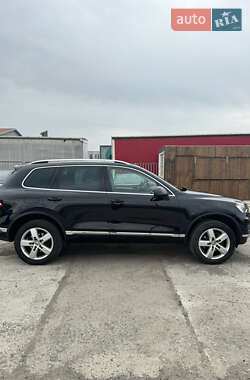 Внедорожник / Кроссовер Volkswagen Touareg 2017 в 