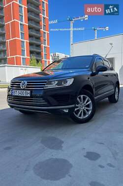 Внедорожник / Кроссовер Volkswagen Touareg 2016 в Одессе