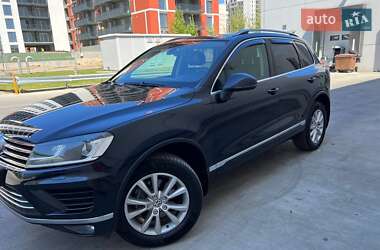 Внедорожник / Кроссовер Volkswagen Touareg 2016 в 