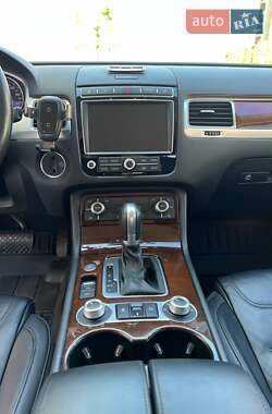 Внедорожник / Кроссовер Volkswagen Touareg 2016 в 