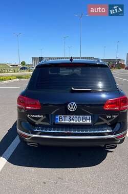 Внедорожник / Кроссовер Volkswagen Touareg 2016 в 