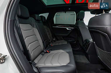 Позашляховик / Кросовер Volkswagen Touareg 2022 в 