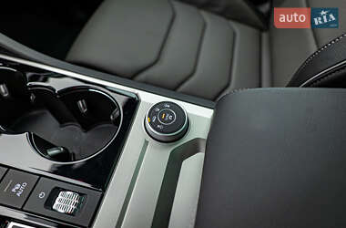 Позашляховик / Кросовер Volkswagen Touareg 2022 в 