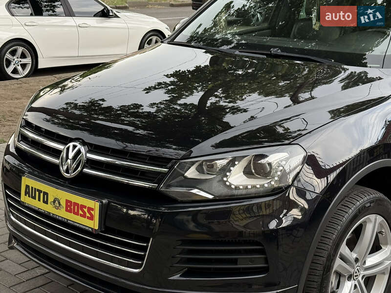 Позашляховик / Кросовер Volkswagen Touareg 2014 в Миколаєві