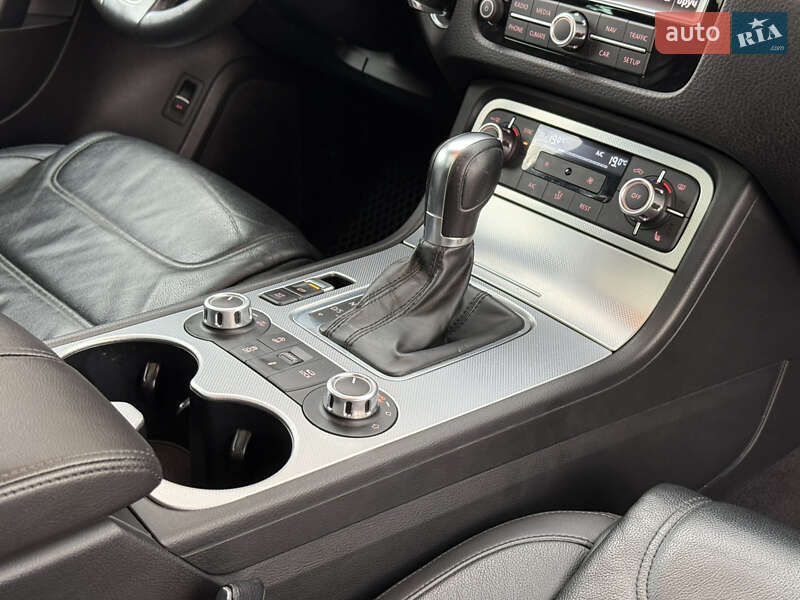 Позашляховик / Кросовер Volkswagen Touareg 2014 в Миколаєві