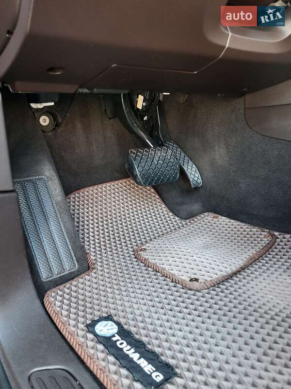 Позашляховик / Кросовер Volkswagen Touareg 2012 в Опішне