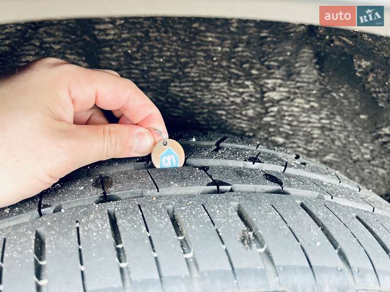 Внедорожник / Кроссовер Volkswagen Touareg 2018 в Киеве