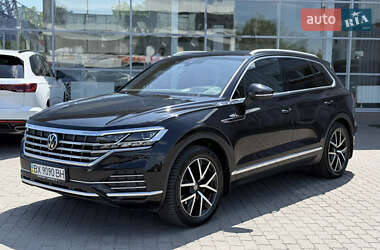 Позашляховик / Кросовер Volkswagen Touareg 2021 в Хмельницькому
