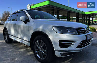 Внедорожник / Кроссовер Volkswagen Touareg 2016 в Киеве