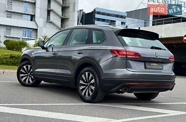 Внедорожник / Кроссовер Volkswagen Touareg 2021 в 