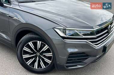 Внедорожник / Кроссовер Volkswagen Touareg 2021 в 