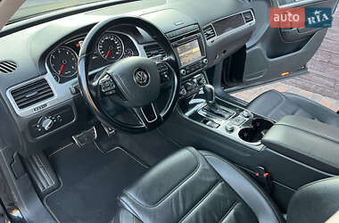 Внедорожник / Кроссовер Volkswagen Touareg 2015 в 