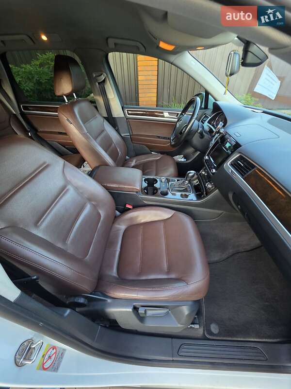 Внедорожник / Кроссовер Volkswagen Touareg 2013 в Киеве фото 8 Внедорожник / Кроссовер Volkswagen Touareg 2013 в Киеве