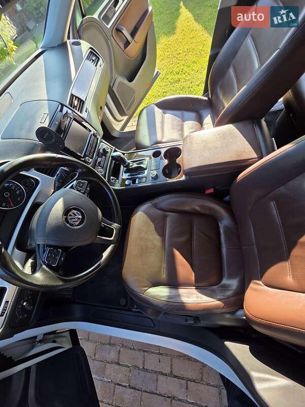 Внедорожник / Кроссовер Volkswagen Touareg 2013 в Киеве фото 7 Внедорожник / Кроссовер Volkswagen Touareg 2013 в Киеве