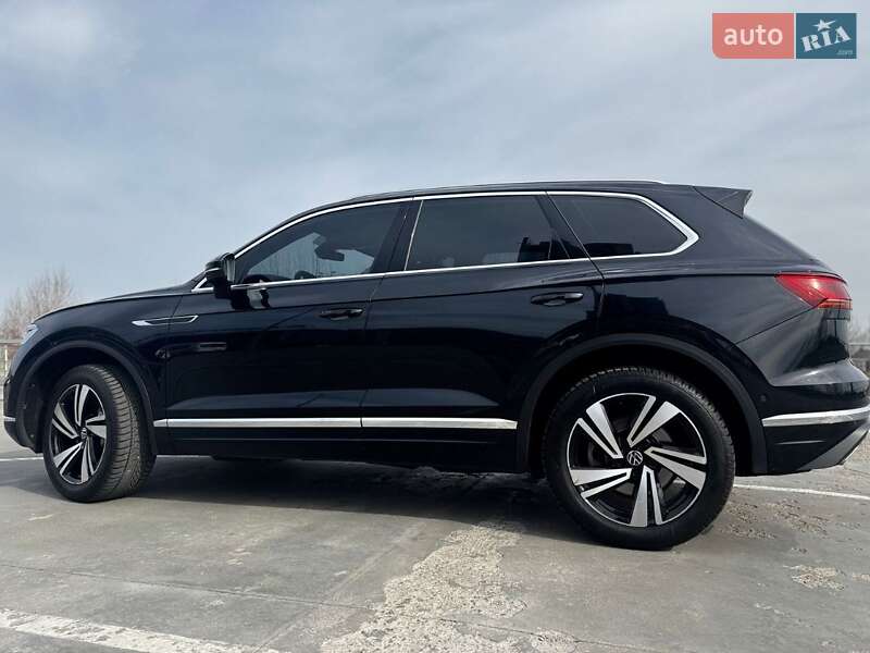 Внедорожник / Кроссовер Volkswagen Touareg 2021 в Киеве фото 3 Внедорожник / Кроссовер Volkswagen Touareg 2021 в Киеве