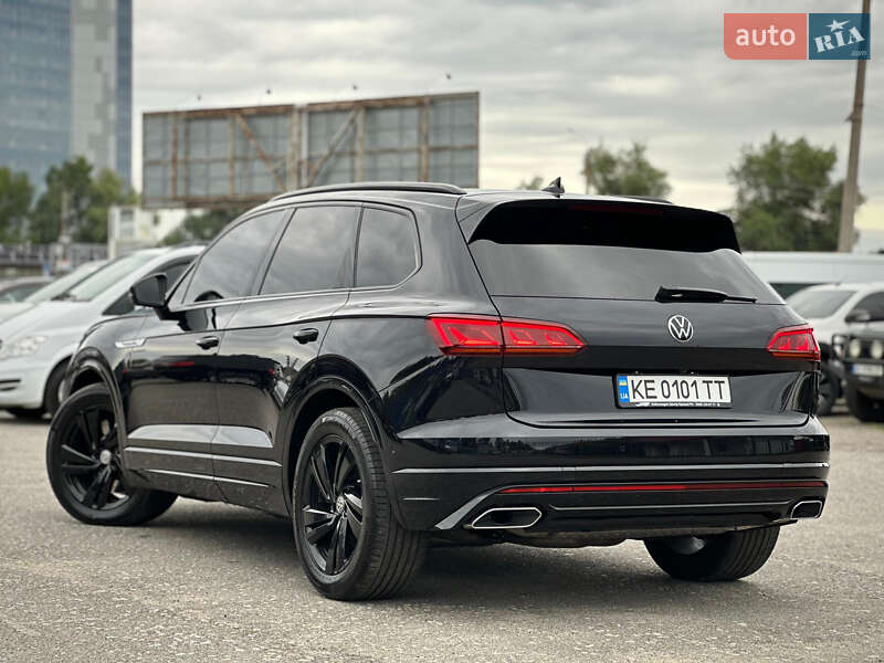 Внедорожник / Кроссовер Volkswagen Touareg 2020 в Киеве