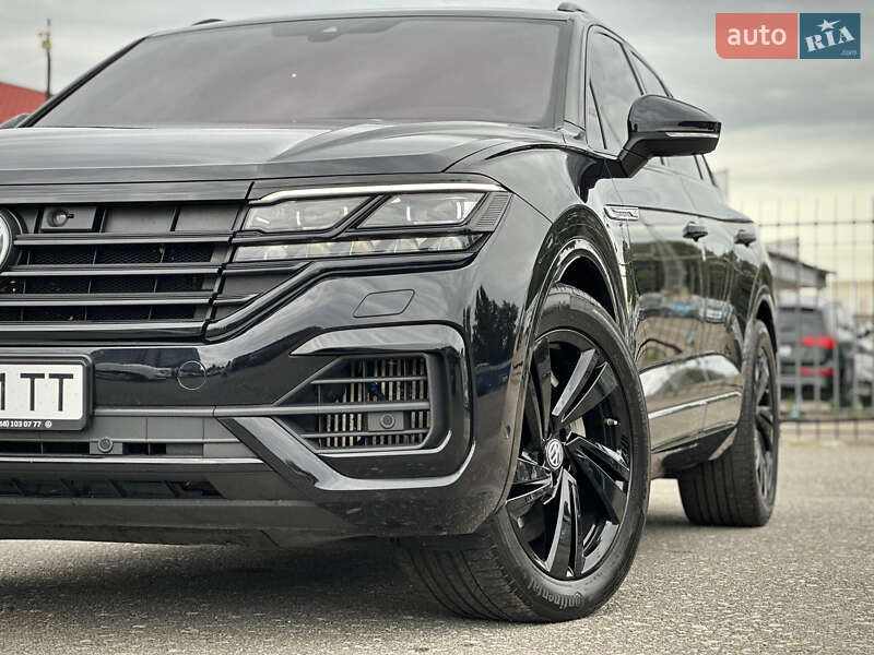 Внедорожник / Кроссовер Volkswagen Touareg 2020 в Киеве