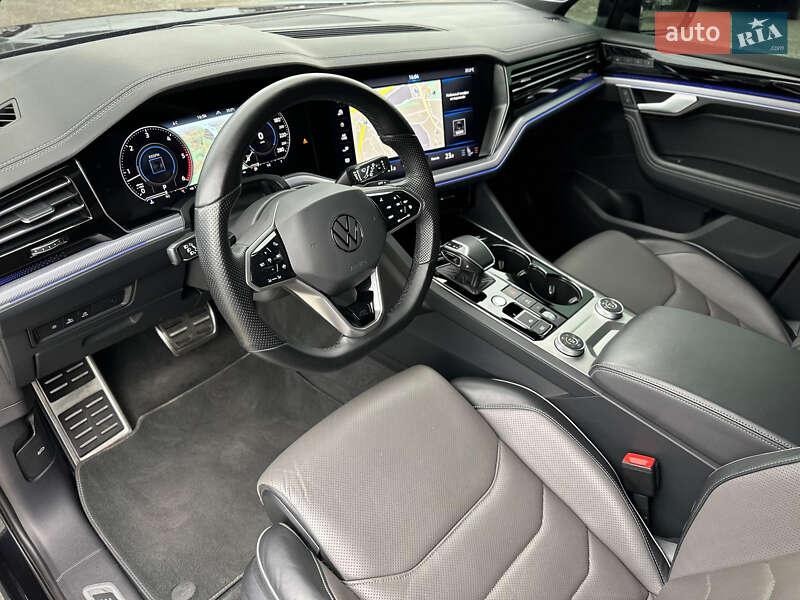 Внедорожник / Кроссовер Volkswagen Touareg 2020 в Киеве