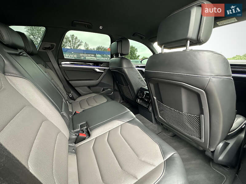 Внедорожник / Кроссовер Volkswagen Touareg 2020 в Киеве