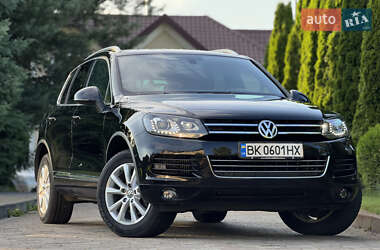 Внедорожник / Кроссовер Volkswagen Touareg 2012 в 