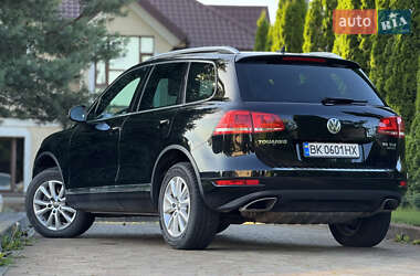 Внедорожник / Кроссовер Volkswagen Touareg 2012 в 