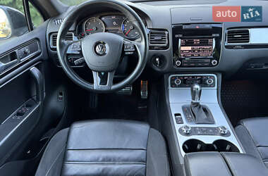 Внедорожник / Кроссовер Volkswagen Touareg 2012 в 