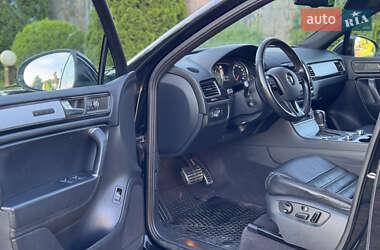 Внедорожник / Кроссовер Volkswagen Touareg 2012 в 