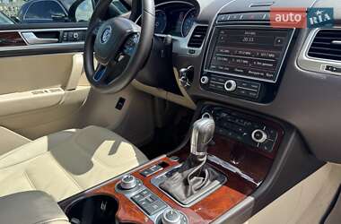 Позашляховик / Кросовер Volkswagen Touareg 2015 в 