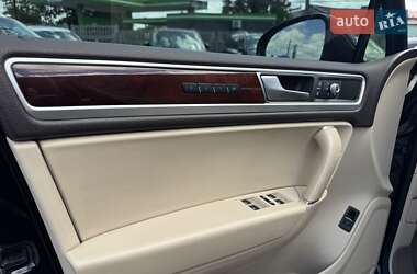 Позашляховик / Кросовер Volkswagen Touareg 2015 в 