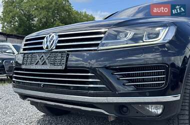 Позашляховик / Кросовер Volkswagen Touareg 2015 в 