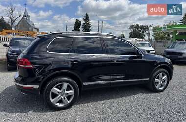 Позашляховик / Кросовер Volkswagen Touareg 2015 в 