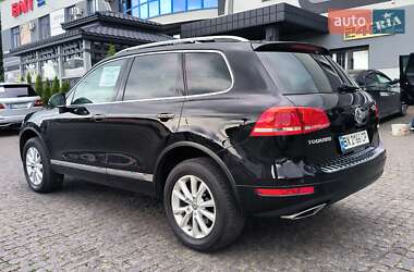 Внедорожник / Кроссовер Volkswagen Touareg 2013 в 