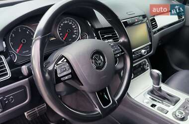 Позашляховик / Кросовер Volkswagen Touareg 2013 в Чернівцях