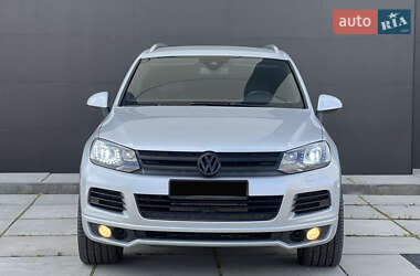 Внедорожник / Кроссовер Volkswagen Touareg 2012 в Луцке